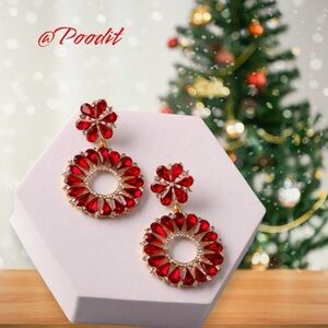 MICHELLE COLLECTIONS Beautiful faux gold and red faux stone post earrings